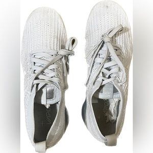 Nike White & Grey Air Vapormax Flyknit 3 Sneakers